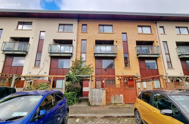 34 Castlegate Copse, Adamstown Castle, Lucan, Co. Dublin, Lucan, Co. Dublin - Click to view photos