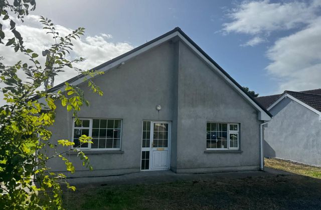 15 Knockthomas Drive, Castlebar, Co. Mayo - Click to view photos
