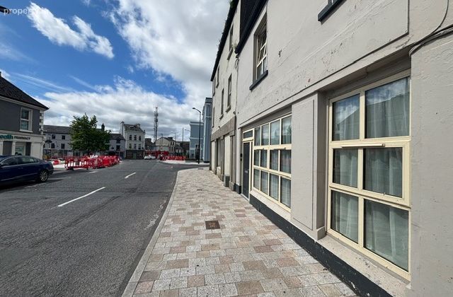 Pound Street, Ballaghaderreen, Co. Roscommon, Ballagh, Co. Roscommon - Click to view photos
