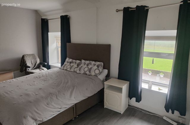 , Co. Roscommon, Bellanagare, Co. Roscommon - Click to view photos