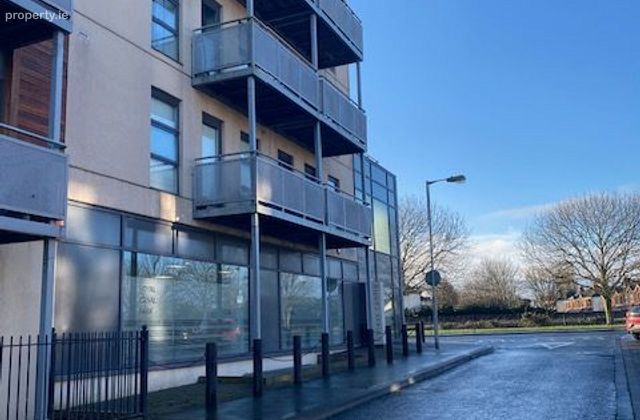 Compass Court West, Camden Avenue, Royal Canal Park, Dublin 15 - Click to view photos