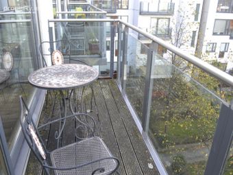 Apt 7, Block 10, Gallery Quay, Dublin 2 - Image 3