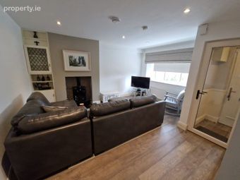 8 Pearse Avenue, Carrickmacross, Co. Monaghan - Image 4