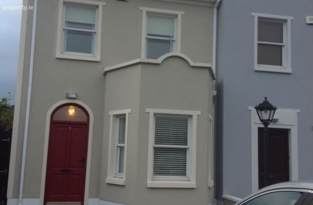 5 College Crescent, College Road, Bohermore, Co. Galway - Click to view photos