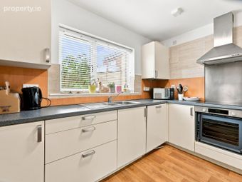 19 Waterside Park, Waterside, Malahide, Co. Dublin - Image 4
