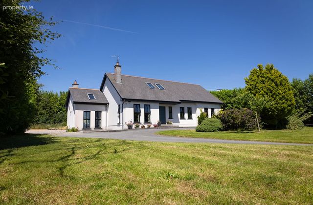 Well House, School Road, Upper Aghada, Aghada, Co. Cork - Click to view photos