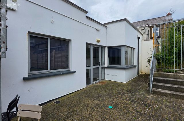 Apartment 4, Woodville, 52 Botanic Avenue, Drumcondra, Dublin 9 - Click to view photos