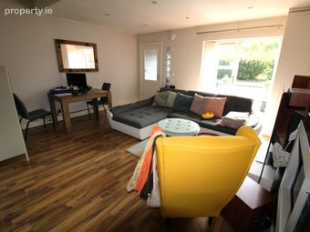 17 Latchford Park, Clonee, Dublin 15 - Image 4