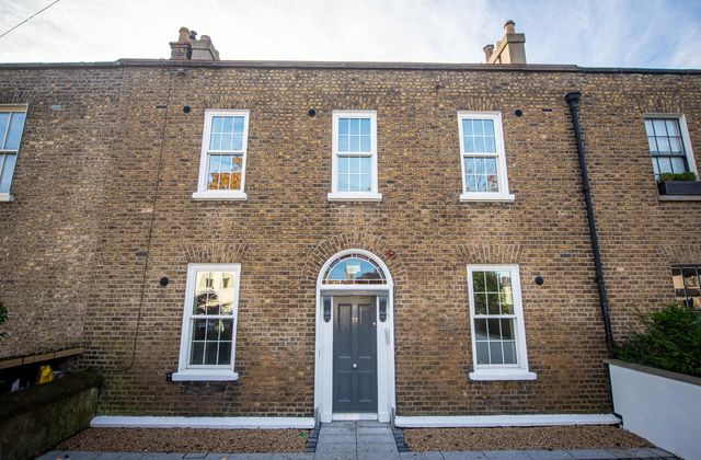 Apartment 5, 57 Bath Avenue, Ballsbridge, Dublin 4 - Click to view photos