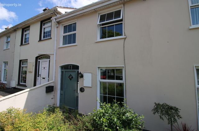 6 Grange Vale, Pinecroft, Douglas, Co. Cork - Click to view photos