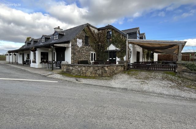 'the Piper's Inn', Ogonnelloe, Killaloe, Co. Clare - Click to view photos