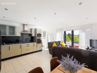 Apartment 17, Le Hunt House, Cabinteely, Dublin 18 - Image 4