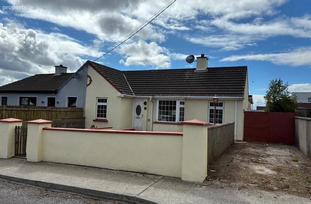 66 Congress Villas, Dungarvan, Co. Waterford, Dungarvan, Co. Waterford - Click to view photos