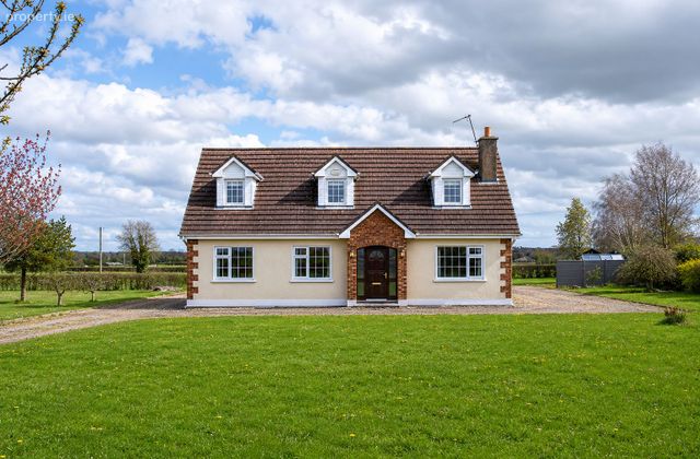 Mohia Lane, Killurin, Tullamore, Co. Offaly - Click to view photos