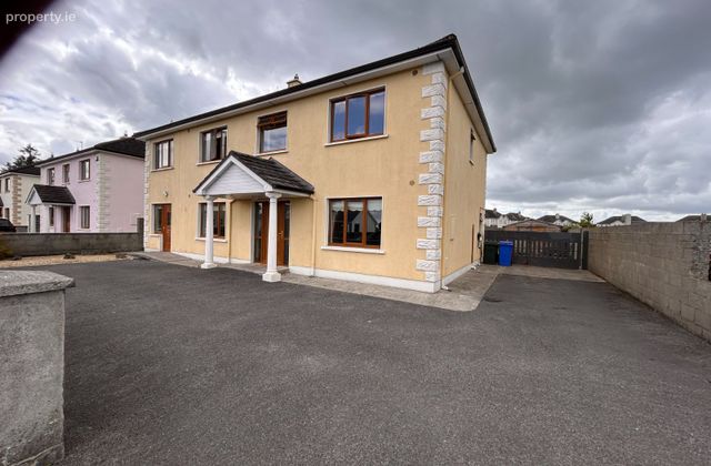 No 3 Findale, Glenamaddy Rd, Williamstown, Co. Galway - Click to view photos