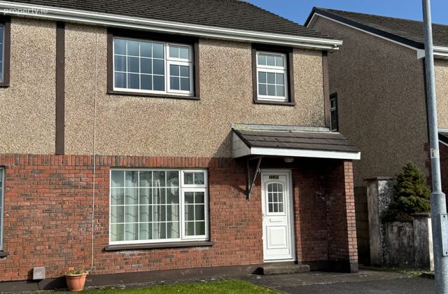 129 Manor Village, Westport Road, Castlebar, Co. Mayo - Click to view photos