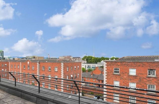 Apartment 8, Gandon Hall, Gardiner Street Lower, Dublin 1 - Click to view photos