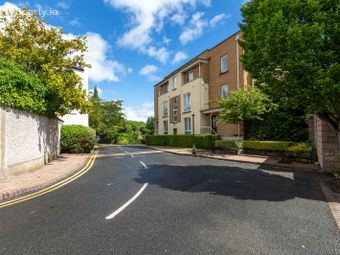 Apartment 33, Lisalea, Frascati Park, Blackrock, Co. Dublin - Image 2