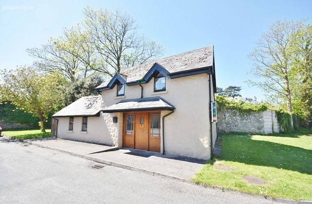 11 Avondale Court, Manor West, Tralee, Co. Kerry - Click to view photos