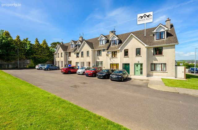 17 Whiteoaks, Clover Hill, Carrigaline, Co. Cork - Click to view photos