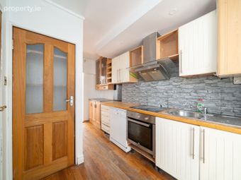 15 Warrenmount Place, South Circular Road, Dublin 8 - Image 5