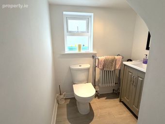 8 The Meadows, Drumlish, Drumlish, Co. Longford - Image 4