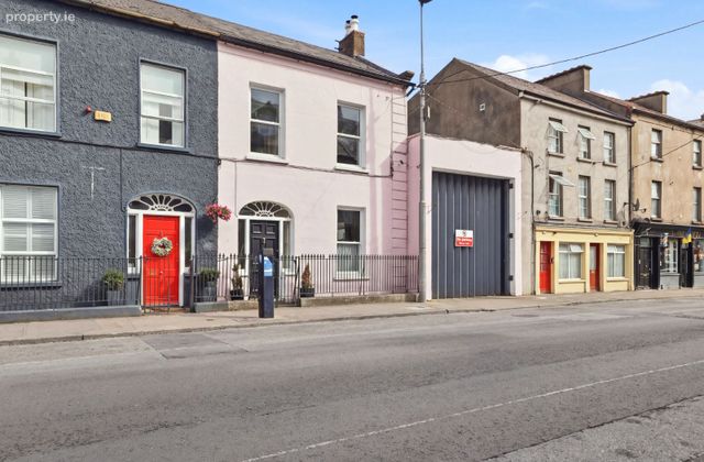 102 Irishtown, Clonmel, Clonmel, Co. Tipperary - Click to view photos