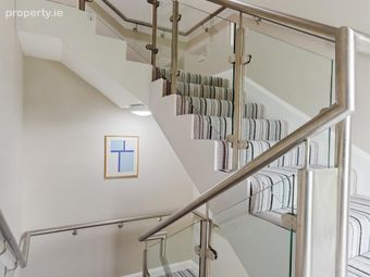 51 Woodbank, Shankill, Dublin 18, Shankill, Dublin 18 - Image 4