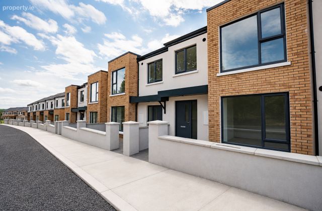 3 Bed Mid Terrace, Longford Town, Co. Longford - Click to view photos