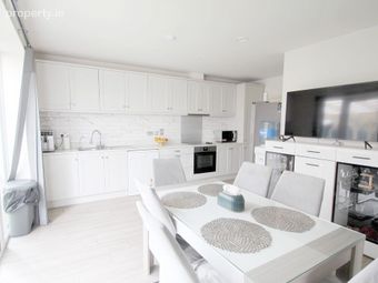 7 The Green, The Hawthorns, Tullamore, Co. Offaly - Image 5