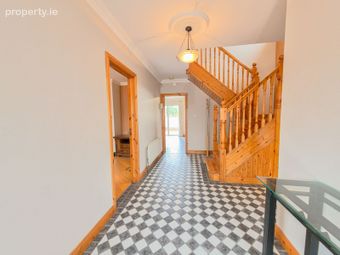9 Cherrington Place, Castlebar, Co. Mayo - Image 3