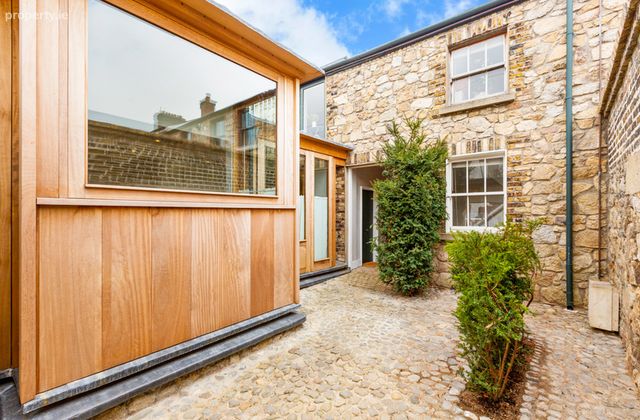 29a Raglan Lane Ballsbridge Dublin 4, Ballsbridge, Dublin 4 - Click to view photos