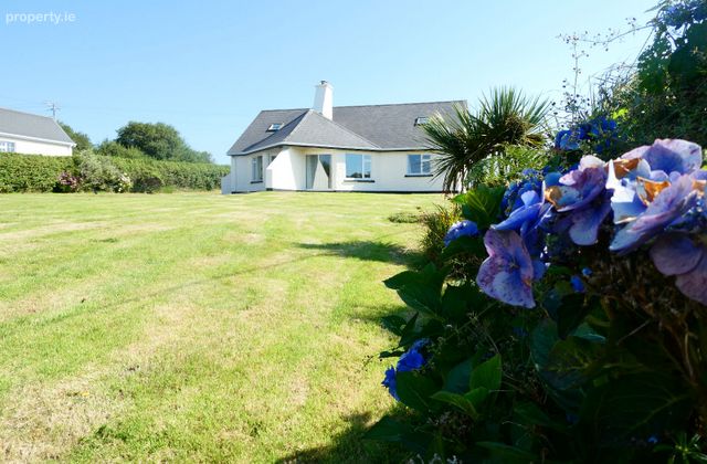 Farrannahow, Caherciveen, Ballinskelligs, Co. Kerry - Click to view photos