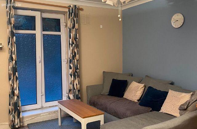 Apartment 34, Newmarket Square, Ward's Hill, Dubli, Christchurch, Dublin 8 - Click to view photos