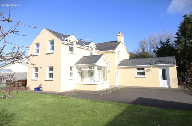Cuil Raithin, Madore, Caheragh, Drimoleague, Co. Cork - Click to view photos