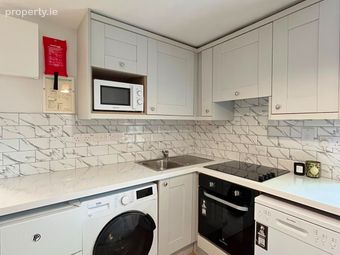 Flat 5, 39 Heytesbury Street, Dublin 8 - Image 3