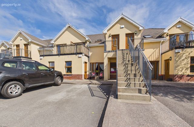 3a P&aacute;irc Na Mbl&aacute;th, Ballinroad, Dungarvan, Co. Waterford - Click to view photos