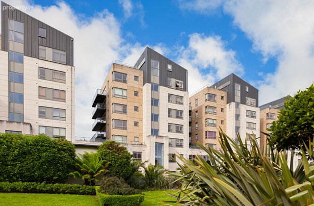 218 Beechwood Court, Stillorgan, Co. Dublin, Stillorgan, Co. Dublin - Click to view photos