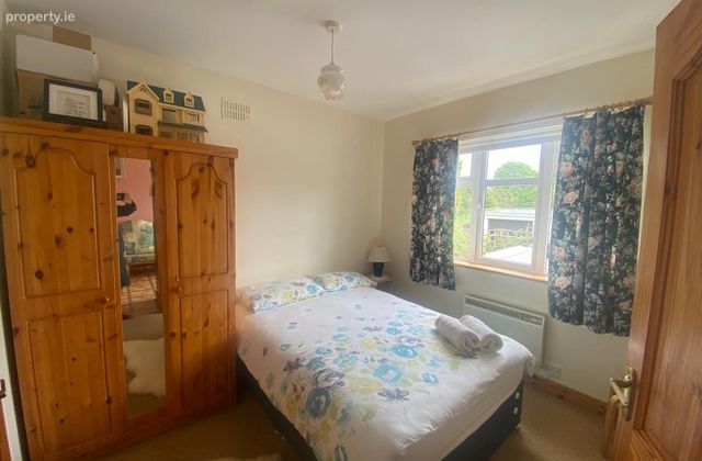 Seapoint, Barna, Co. Galway - Click to view photos