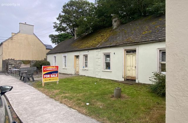 West Street, Carrigaholt, Co. Clare - Click to view photos