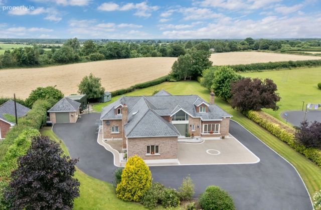 Huntsbury, Quinsboro, Monasterevin, Co. Kildare., Monasterevin, Co. Kildare - Click to view photos