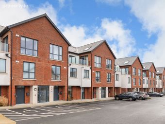 3 Bedroom, 2 Bathroom, Cherrygarth, Mount Merrion, Co. Dublin