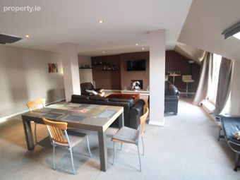 14 Annaly Close, Block 7a, Ongar, Dublin 15 - Image 5