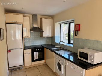 3 Strand Court, Strand Street, Athlone, Co. Westmeath - Image 4