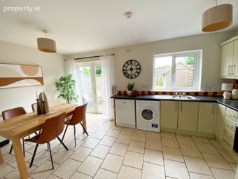 9 Derravaragh Mews, Castlepollard, Castlepollard, Co. Westmeath - Image 4