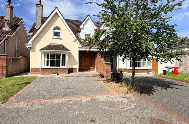 10 The Courtyard, Castlepark, Mallow, Co. Cork - Click to view photos