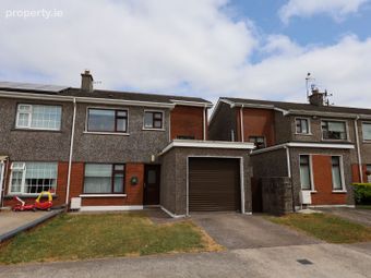 17 Owenabue Circle, Carrigaline, Co. Cork