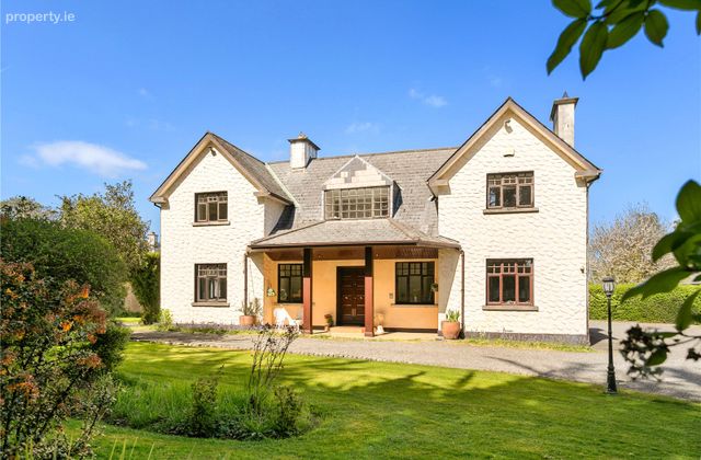 Glenhest, Glenamuck Road South, Dublin 18, Carrickmines, Dublin 18 - Click to view photos