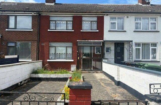 24 Claddagh Green, Ballyfermot, Dublin 10 - Click to view photos