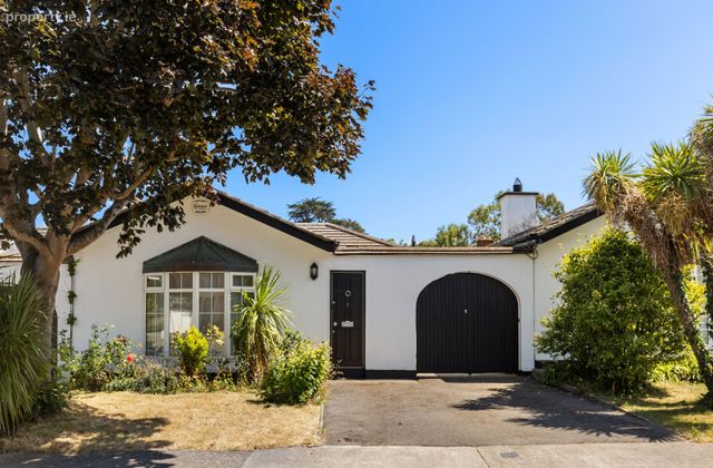 5 Castle Court, Booterstown, Blackrock, Co. Dublin, Booterstown, Co. Dublin - Click to view photos